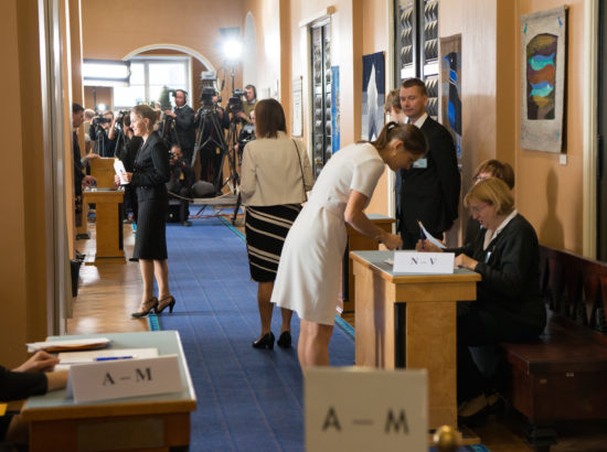 Riigikogu täiendav istung, Vabariigi Presidendi valimine Riigikogus